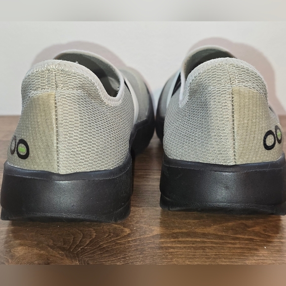 OOFOS OOmg eeZee Low Gray Slip-on Recovery Shoes Women's Size 9 - Picture 6 of 8